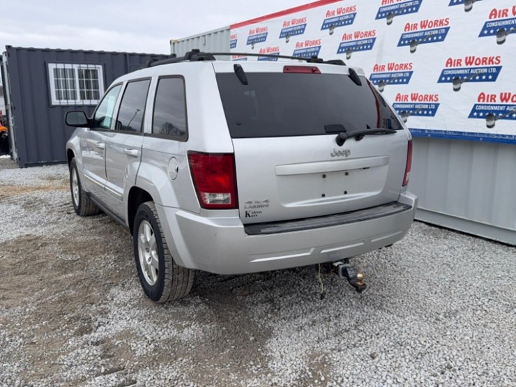 2010-jeep-grand-cherokee-image-4