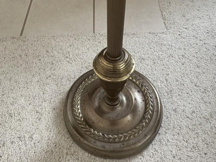 antique-greyhound-ashstray-stand-image-3