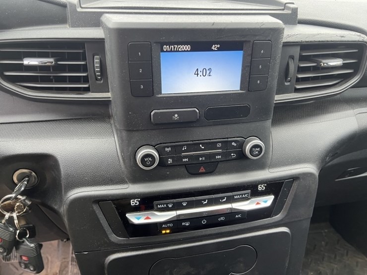 2019-ford-explorer-image-31