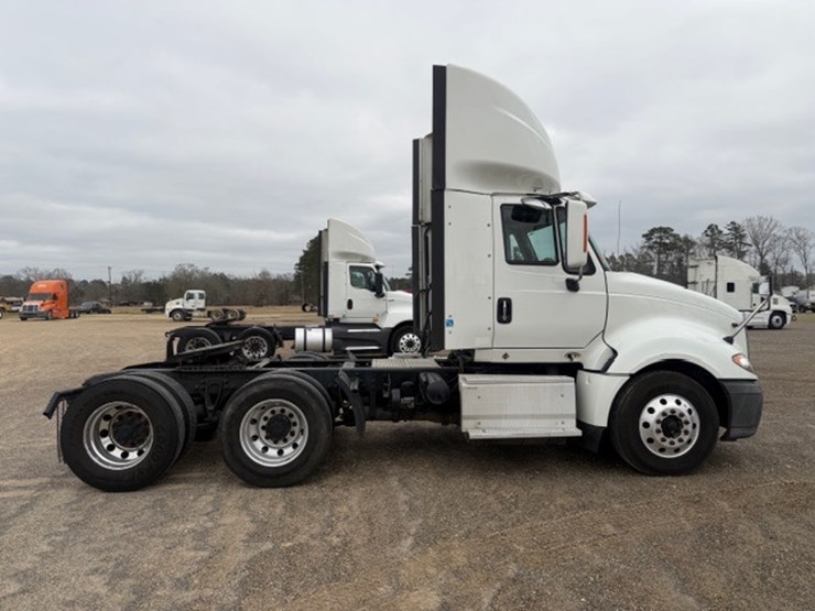 2016-international-prostar-image-7