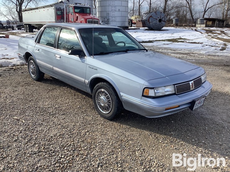 1995-oldsmobile-cutlass-ciera-sl-4-door-sedan-image-3