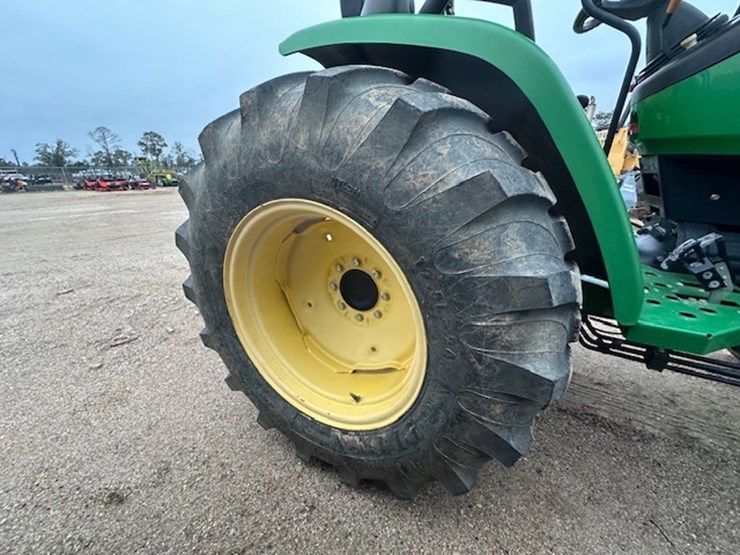 john-deere-4105-image-41