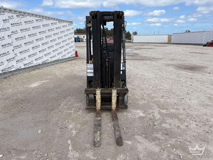 yale-glc030a-2,500lb-propane-foklift-image-30
