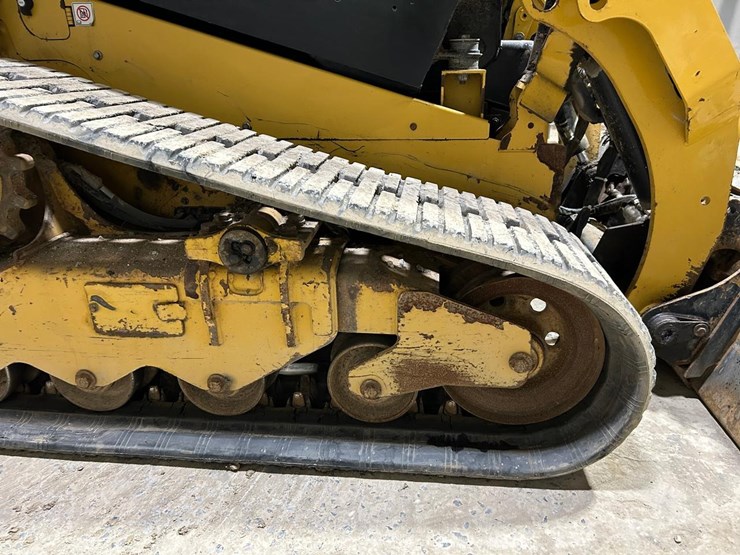 2021-caterpillar-259d3-image-14