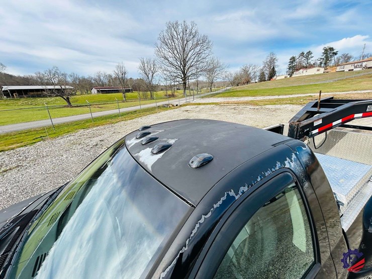 2004-dodge-ram-3500-image-22