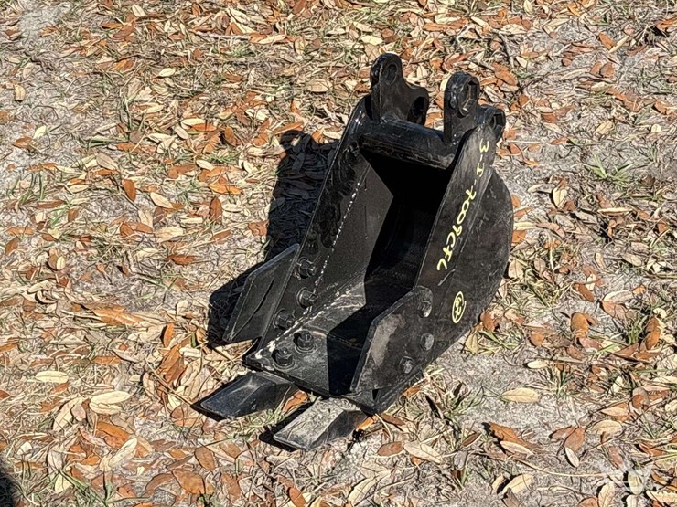 mini-bucket-excavator-attachment-image-1