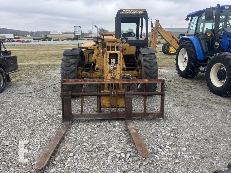 caterpillar-th83-image-2