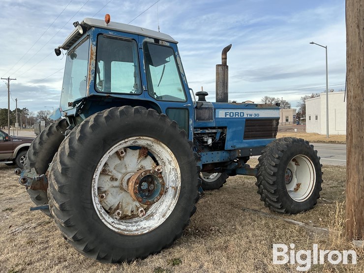 ford-tractor-image-4