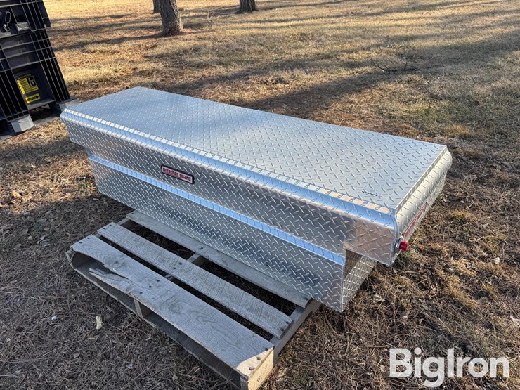 weatherguard-aluminum-toolbox-image-1