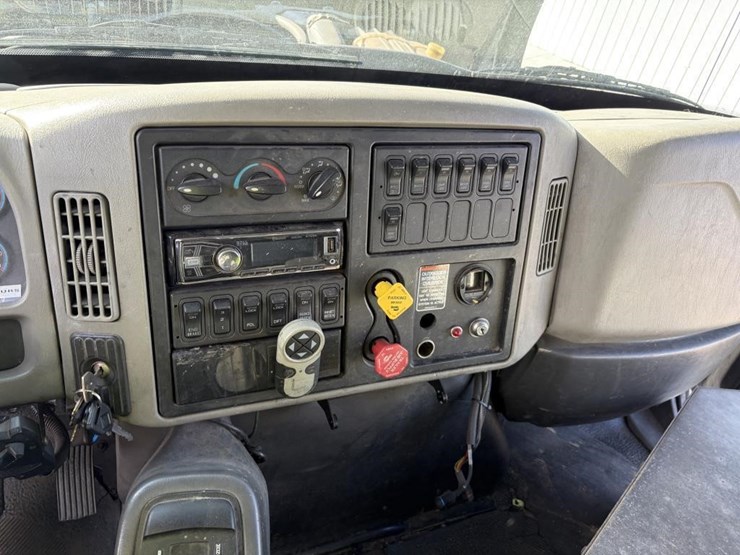 2012-international-workstar-7400-image-20