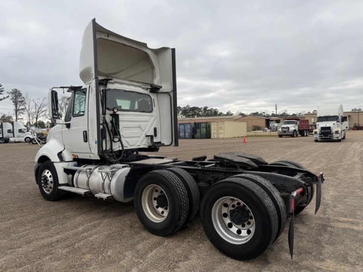 2016-international-prostar-image-4