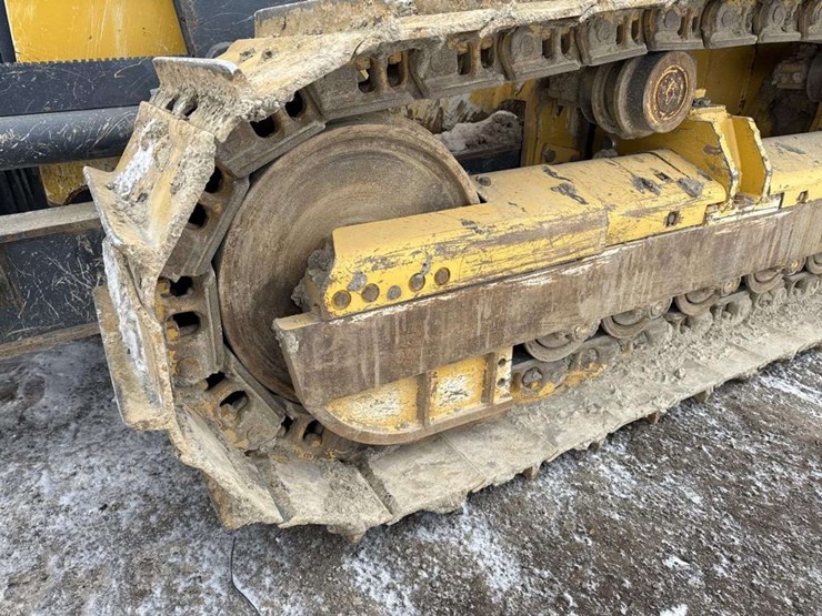 2023-deere-700l-image-11