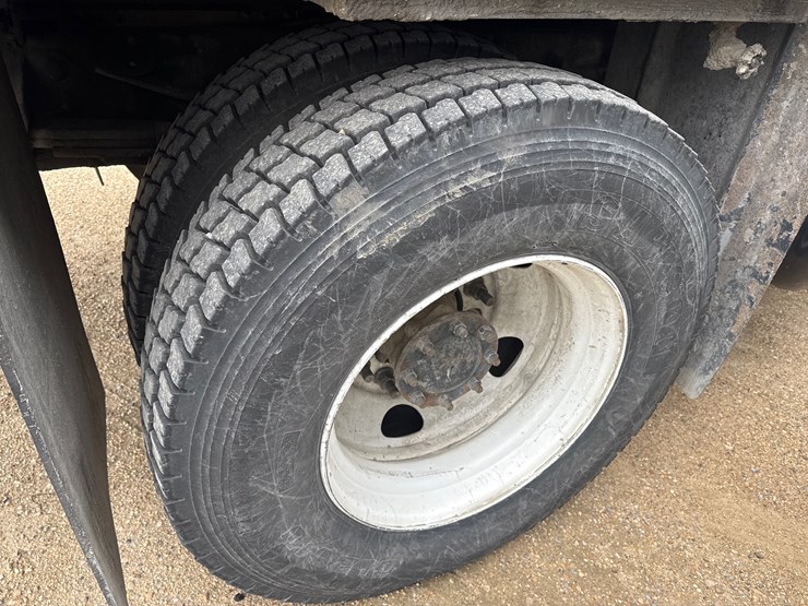 2016-ford-f750-xl-image-36