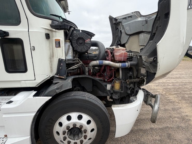 #227-•-2020-mack-anthem-image-94