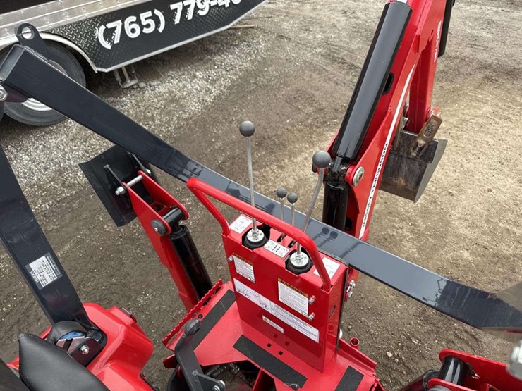 2022-massey-ferguson-tractor-w/-loader-&-backhoe-image-14