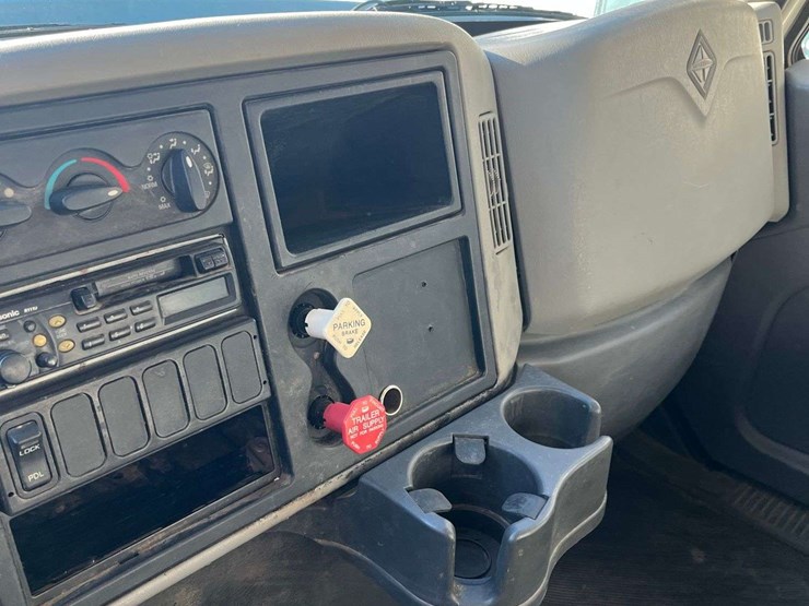 2008-international-4700-image-16