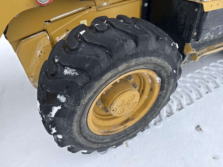 caterpillar-420f-image-11