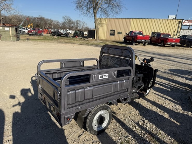 iranch-iret13-3-wheel-dump-cart-2025-image-3