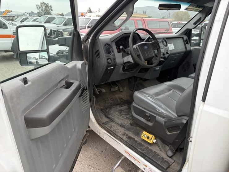 2011-ford-f450-image-11