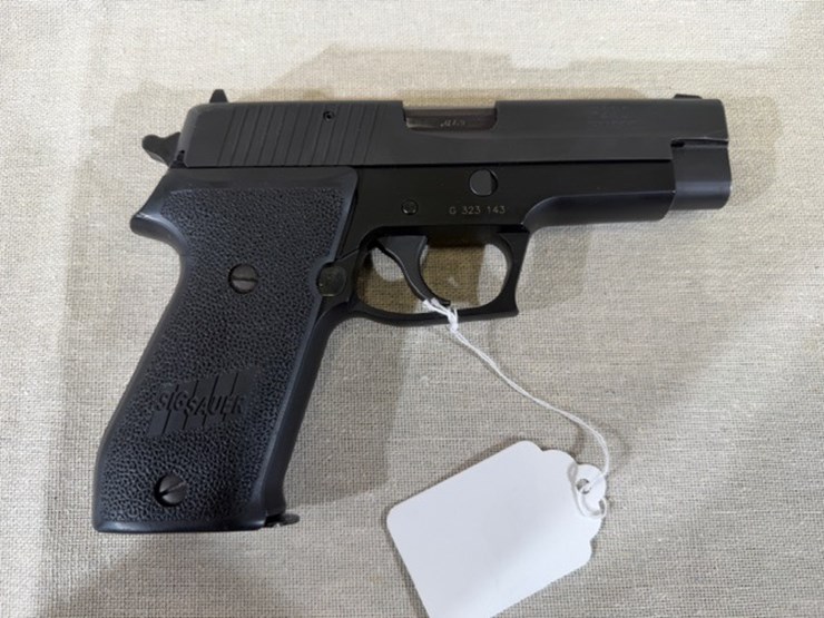 #231-•-sig-sauer-p220-pistol-image-36