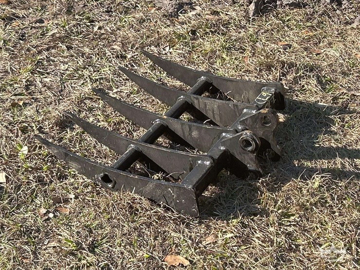 rake-mini-excavator-attachment-image-4