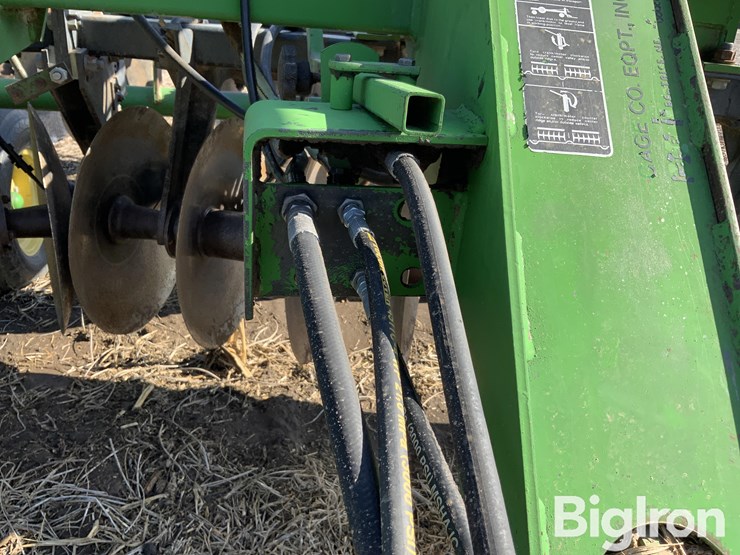 john-deere-630-image-15