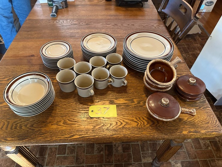 dishware-set-image-1