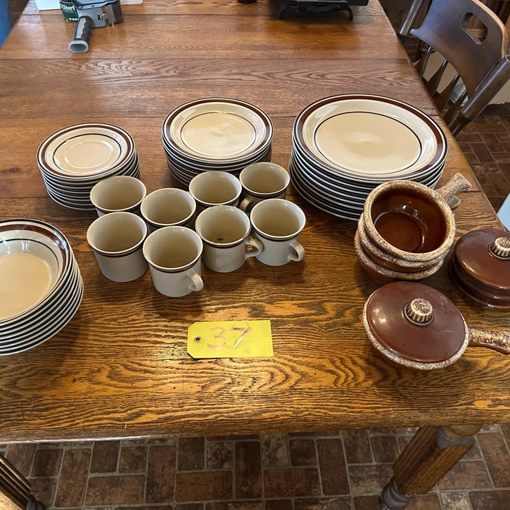 Dishware Set