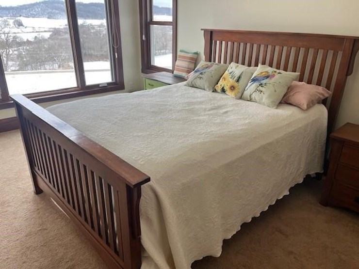 wooden-bedroom-set-image-1