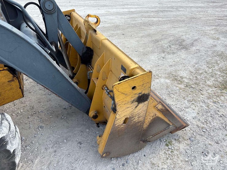 2015-deere-310sl-image-8