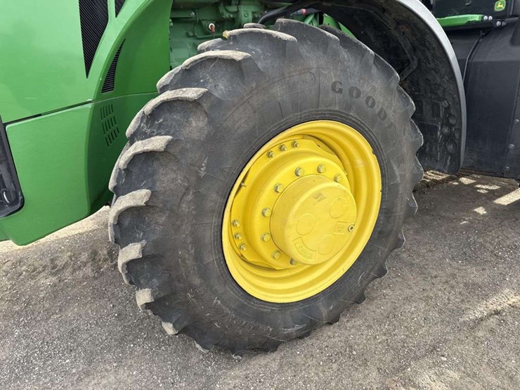 john-deere-8245r-image-8