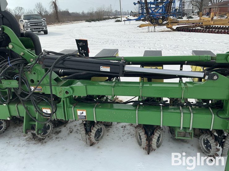 john-deere-planter-16r30”-image-9