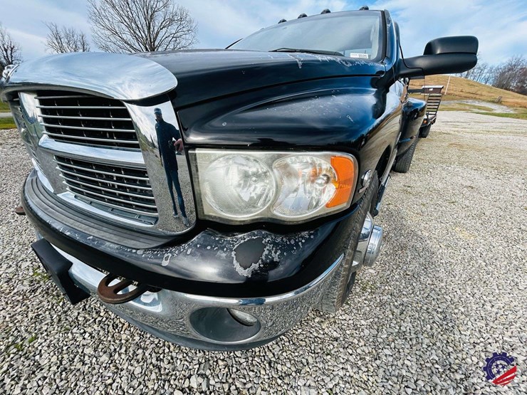 2004-dodge-ram-3500-image-14