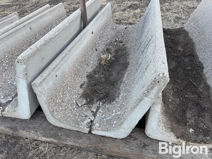 8'-concrete-feed-bunks-image-14