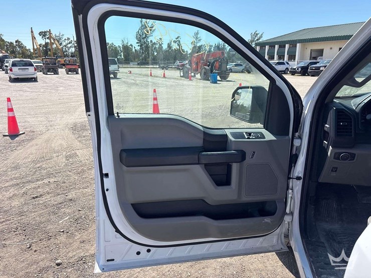 2017-ford-f150-image-11