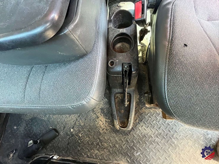 2007-gmc-c5500-flatbed-truck-image-75