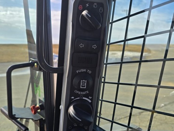 2025-new-holland-l328-image-21