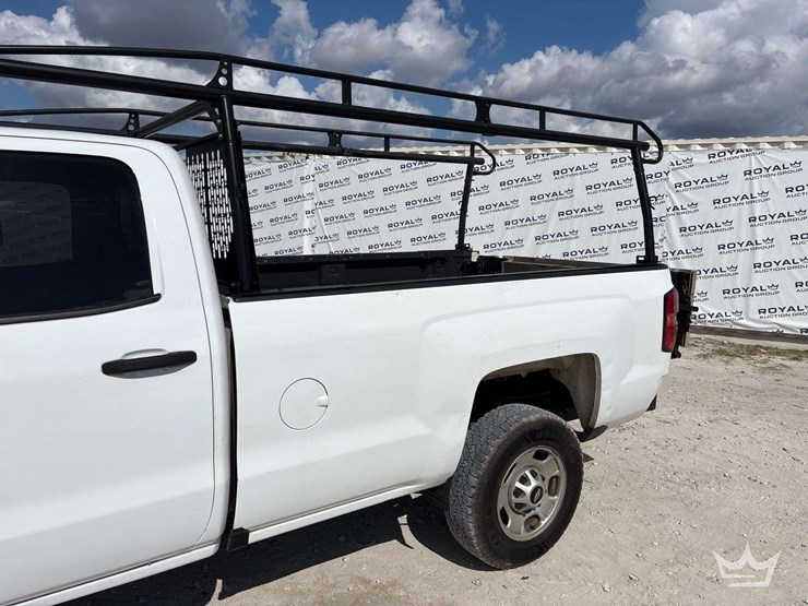 2019-chevrolet-silverado-2500hd-image-7