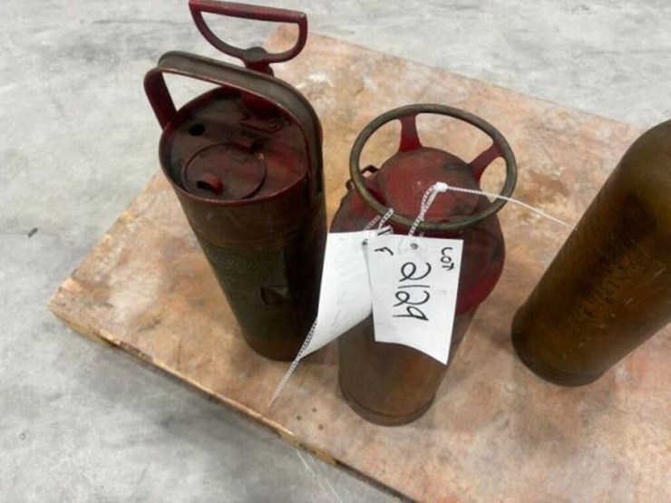 qty-of-(3)-antique-fire-extinguishers-image-6