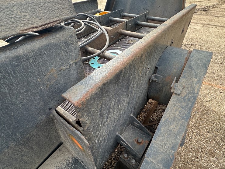 #3546-•-shaker-screen-image-14