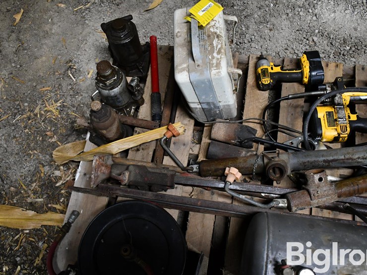 pallet-of-farm-support-image-15