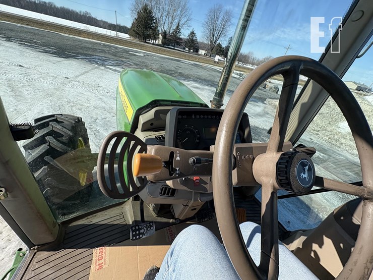 2011-john-deere-7130-image-25