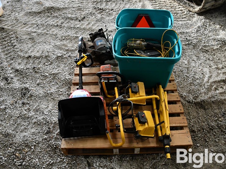 pallet-of-farm-supports-image-6