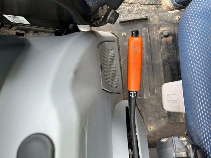 new-holland-powerstar-75-image-27