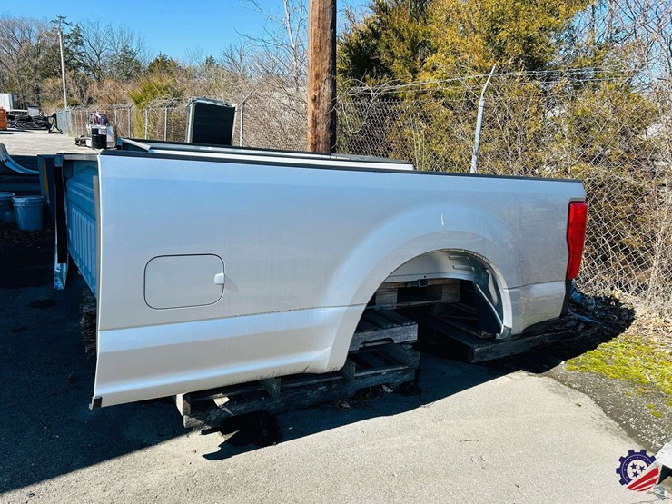 2017-ford-8-ft-image-1