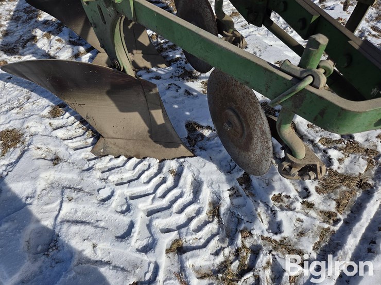 john-deere-4-bottom-plow-image-12