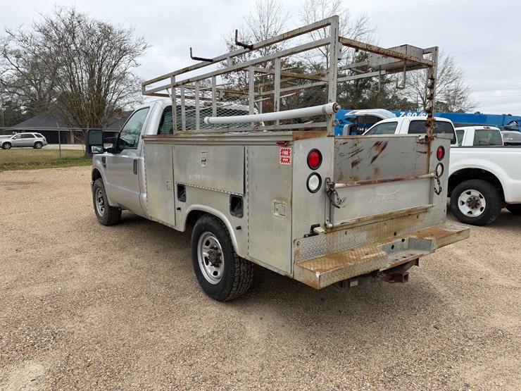 2010-ford-f250-image-2