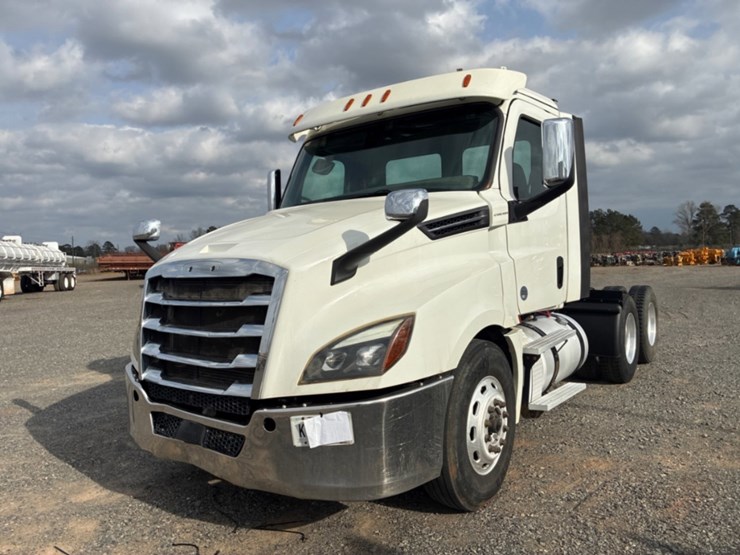2019-freightliner-cascadia-125-image-1