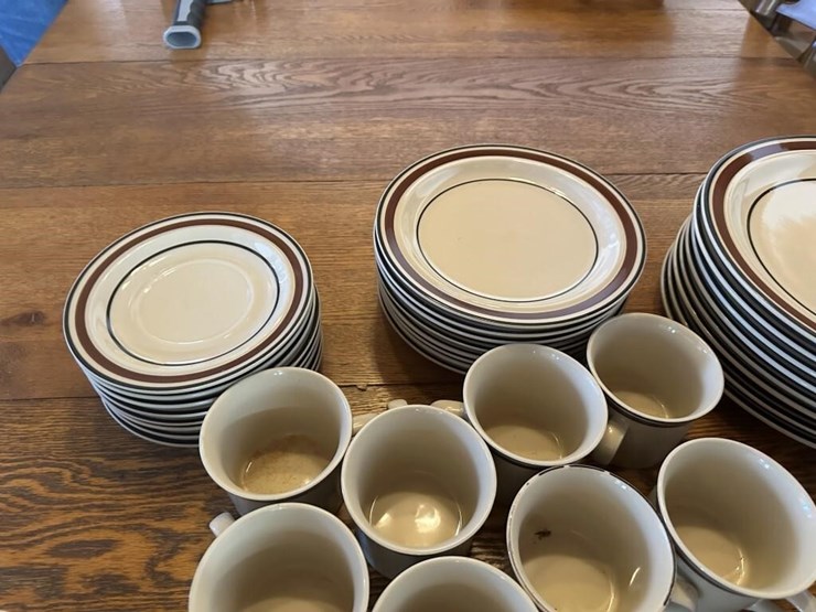dishware-set-image-6