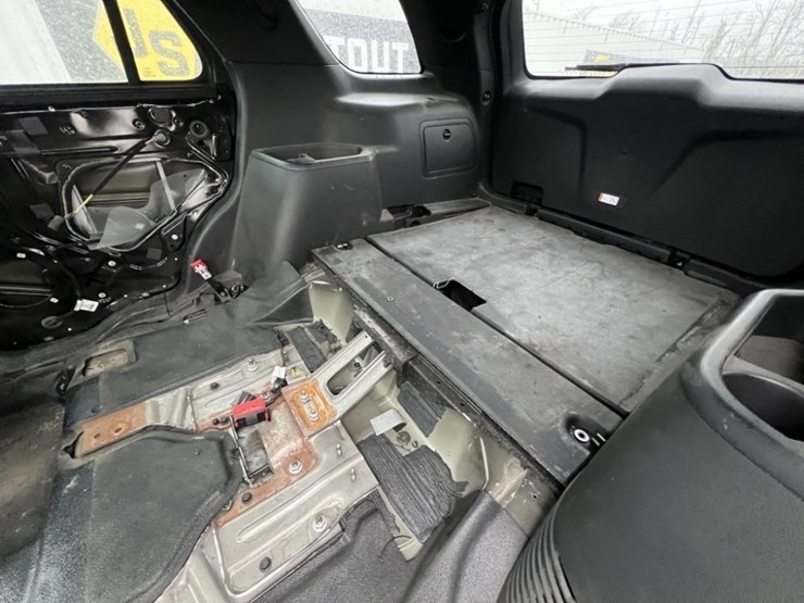 2018-ford-explorer-image-21